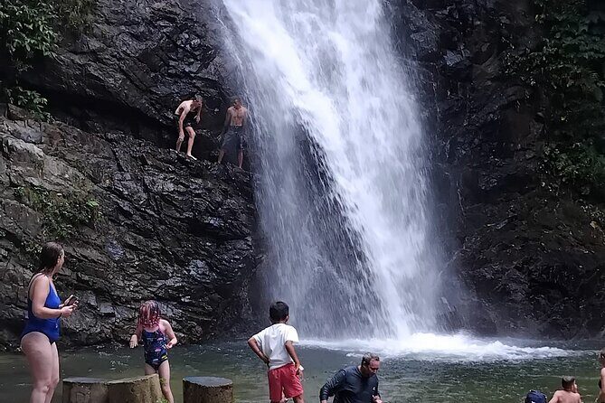 Best of Fiji Tours: 3 Days Package - Day 3: Zip Fiji Momi’s 16-Lines Plus Caves
