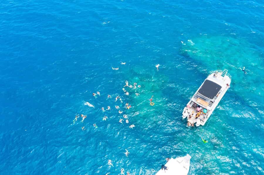 Fiji: Beachcomber Island Day Cruise with Snorkelling - First stop: Port Denarau to Beachcomber in one smooth move