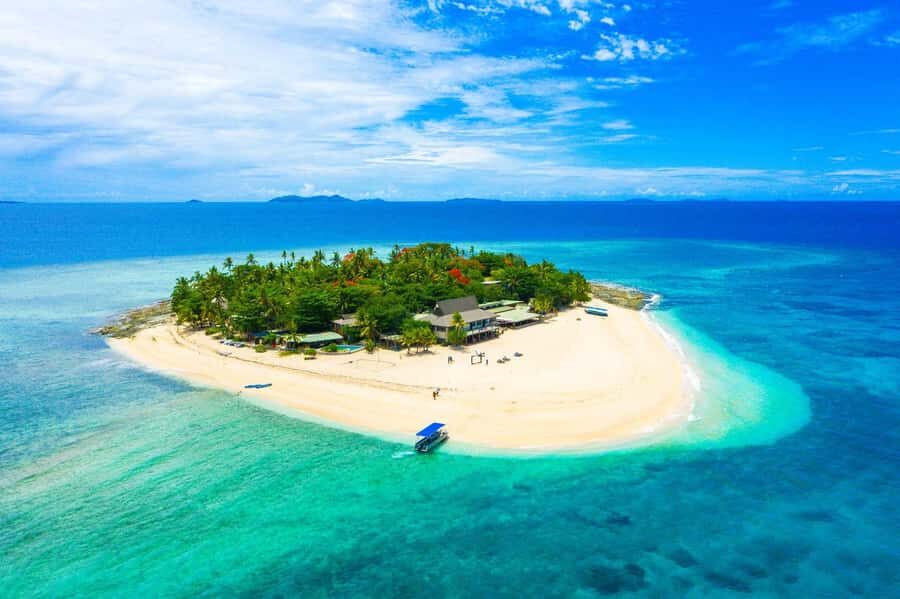 Fiji: Beachcomber Island Day Cruise with Snorkelling - Turtle Pond Adventure: a calmer break from the waterline