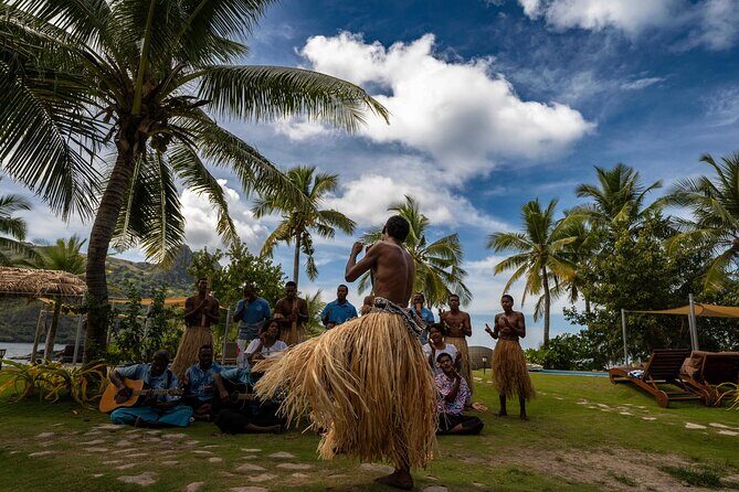 Fiji Island Cultural Experience with Lunch - Meke Dance, Craft Workshop, and Plant Knowledge You Can Use