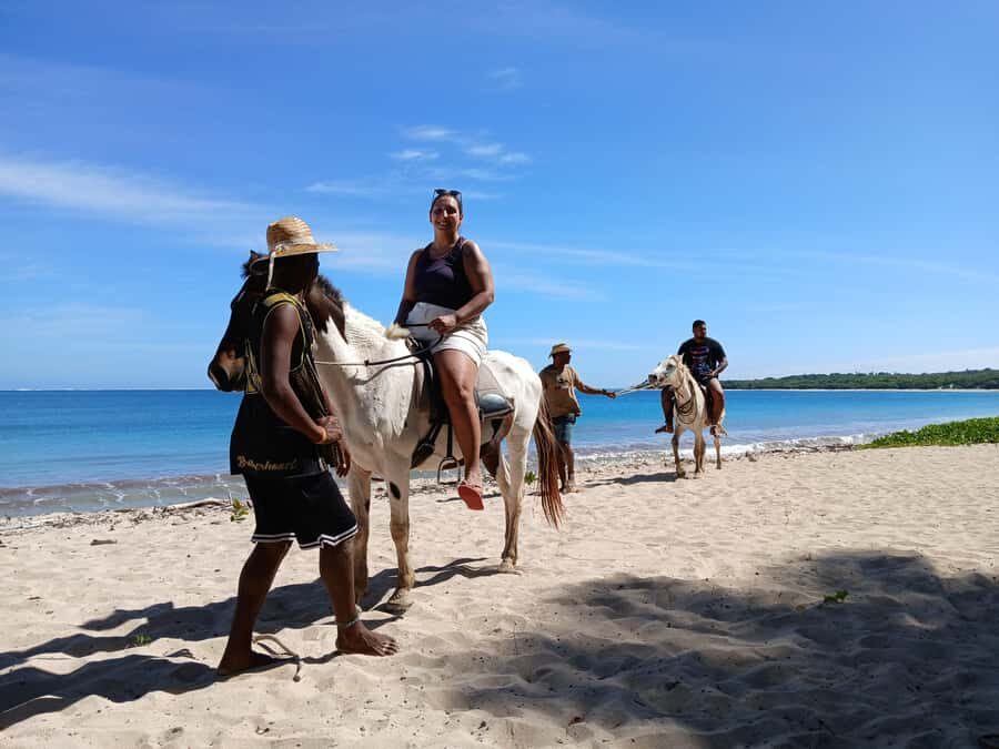 Natadola Beach Tour With Tifajek Mud Pool & Hotspring - Natadola Beach: the white-sand contrast that makes the day feel special