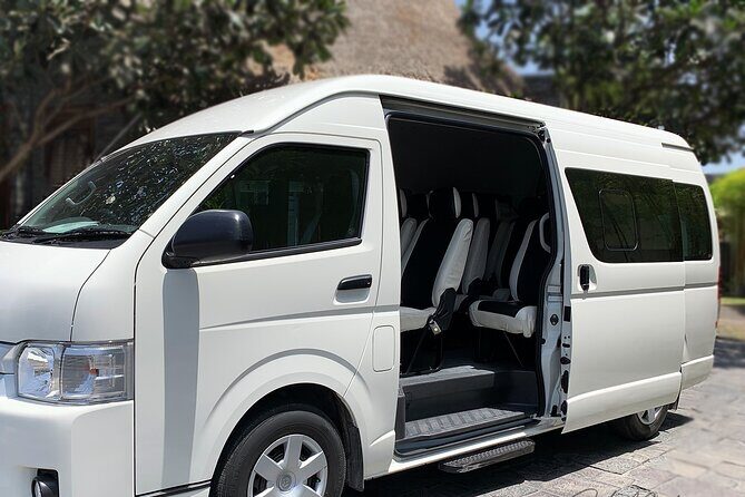 Private Arrival SUV Transfer: Nadi Airport to Nadi area Hotels - Timing: plan for about 25 minutes, not a perfect 15