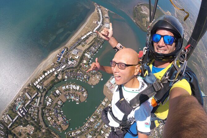 Skydive Fiji Radical 10000ft Tandem Jump (30 seconds free fall) - Key points at a glance